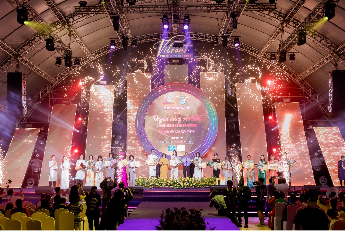 Tổng kết Lễ hội Áo dài Thành phố Hồ Chí Minh lần thứ 8 năm 2022 - ảnh 9
